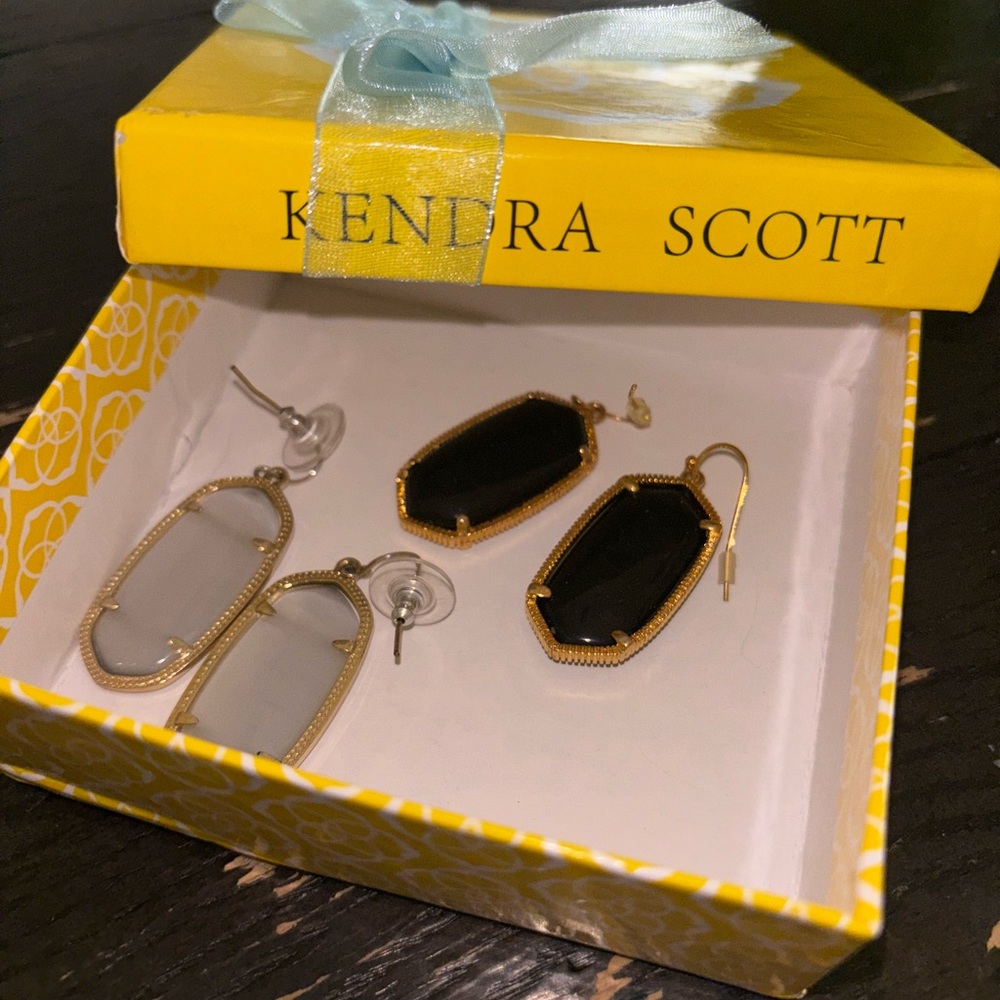 KENDRA SCOTT 2 pair earrings